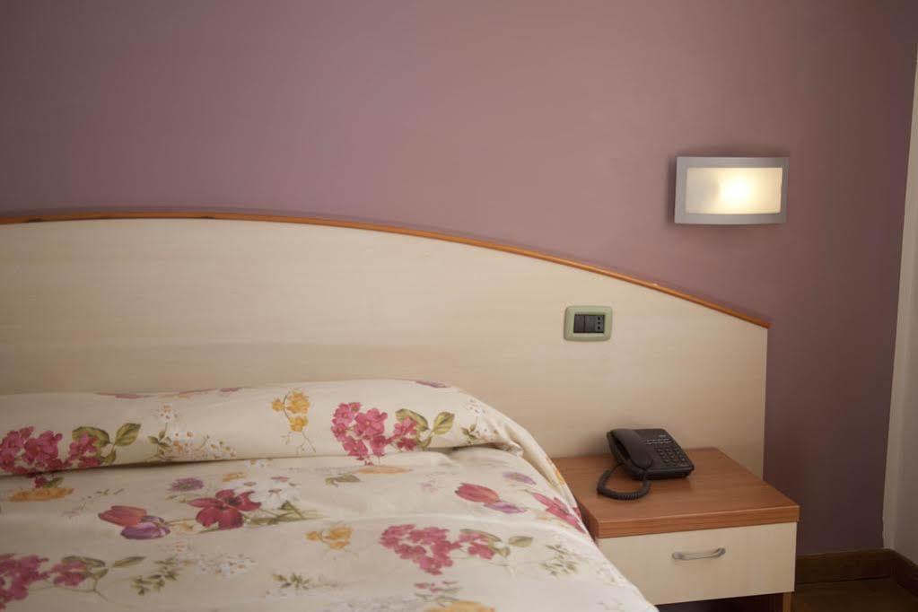 Albergo Da Benedetta ヴェトラッラ エクステリア 写真