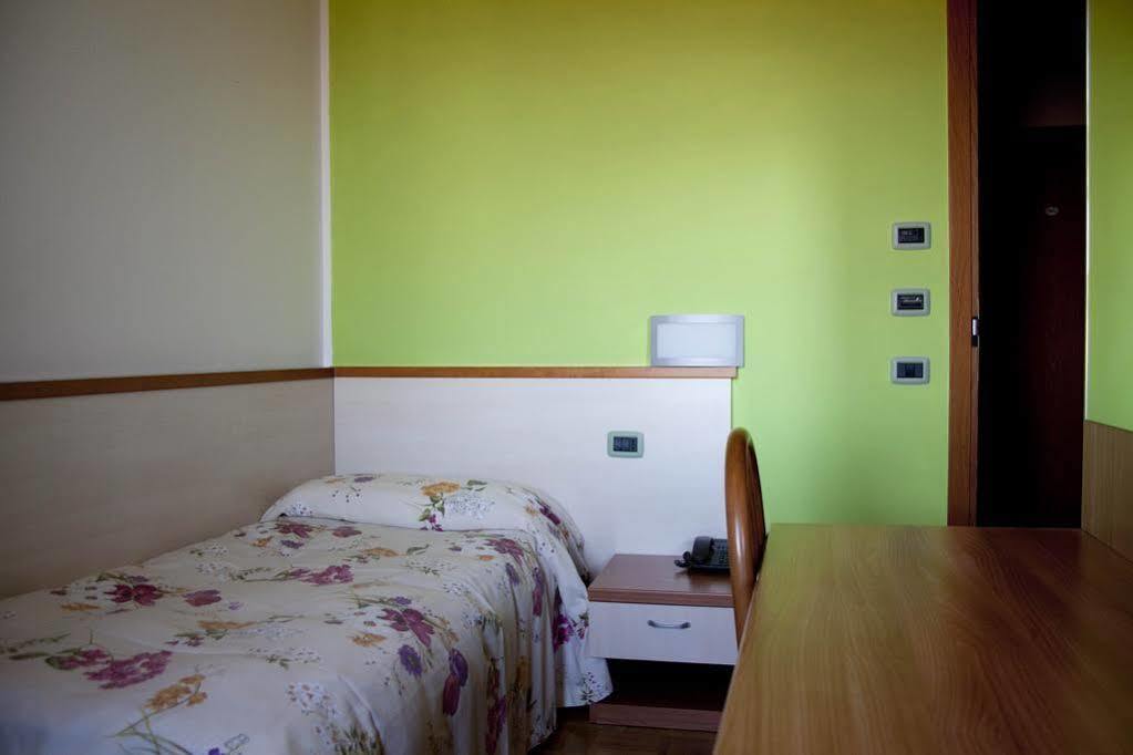 Albergo Da Benedetta ヴェトラッラ エクステリア 写真